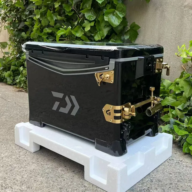 新款达亿瓦钓箱GU2900黑白台钓保冷箱升降腿钓鱼竞技台钓箱保温箱