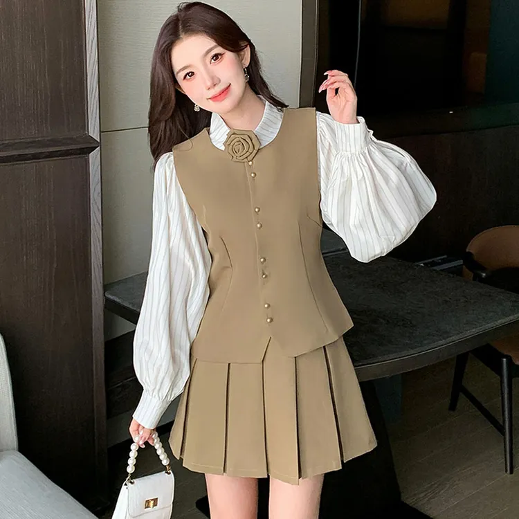 法式小香风套装女春季2025新款小个子高级感学院风百褶短裙三件套