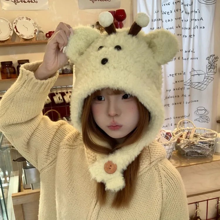 可爱蜜蜂小熊针织毛绒帽女秋冬保暖百搭护耳帽子显脸小防寒雷锋帽