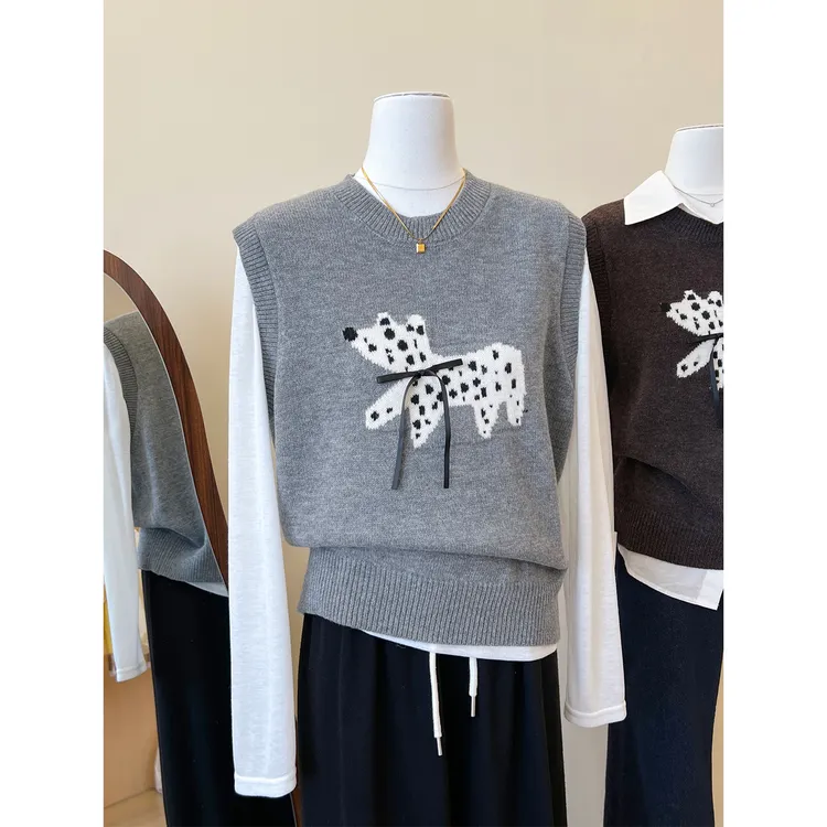 小狗蝴蝶结钉珠针织马甲背心女秋冬季外搭高级感宽松毛衣马夹