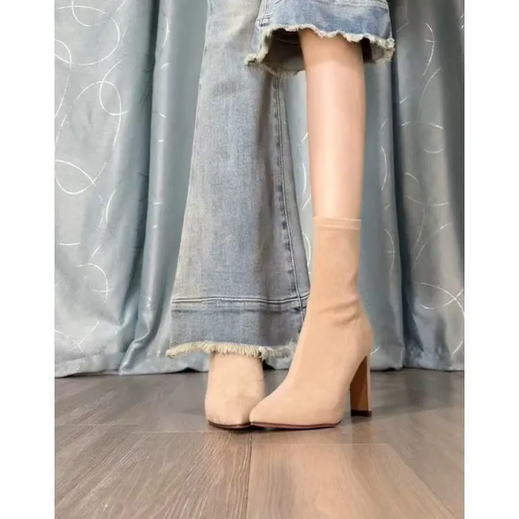 尖头粗跟短靴女2025秋冬新款百搭绒面细跟高跟瘦瘦靴中筒弹力袜靴