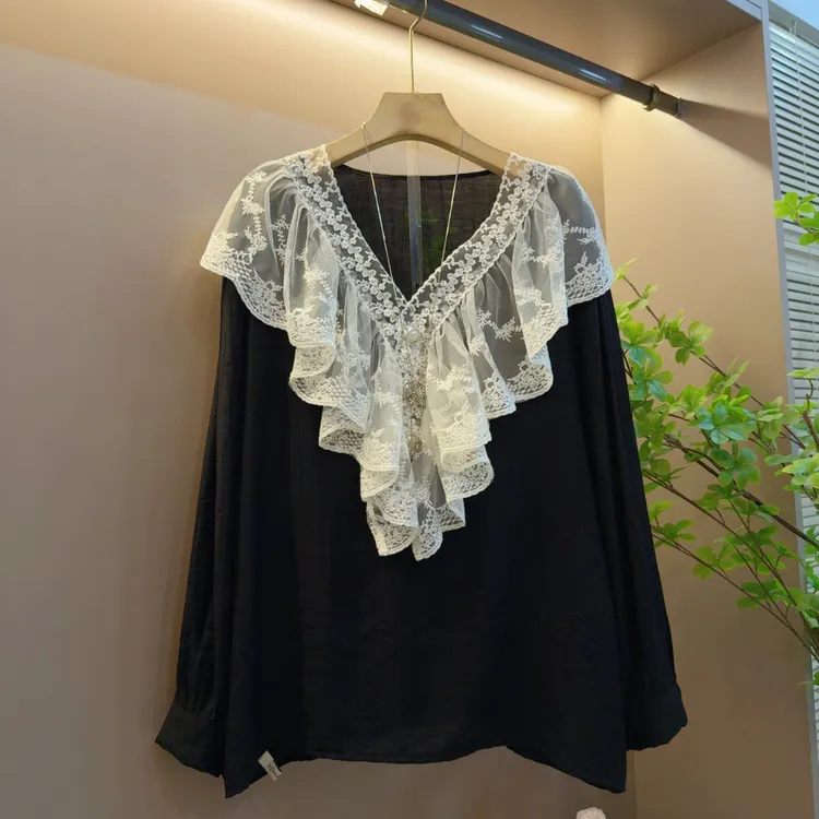 早秋洋气新款V领拼接花边显瘦气质长袖减龄上衣（长68左右）