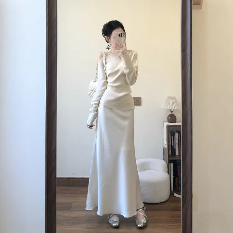 财阀千金女装2025春季新款套装斜肩修身针织衫长袖上衣+缎面长裙