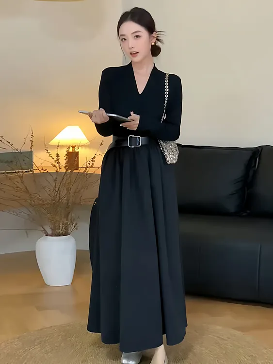 大码高级感V领长袖连衣裙女2025新款秋季胖MM时尚气质百搭a字裙子