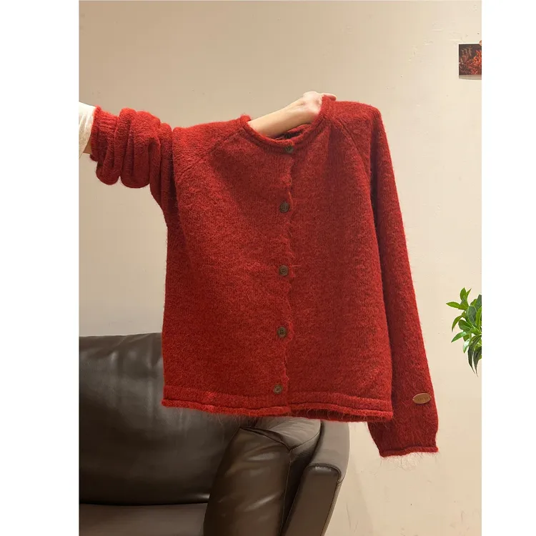 红色圣诞氛围感圆领针织开衫毛衣女2025秋冬新款慵懒保暖上衣外套