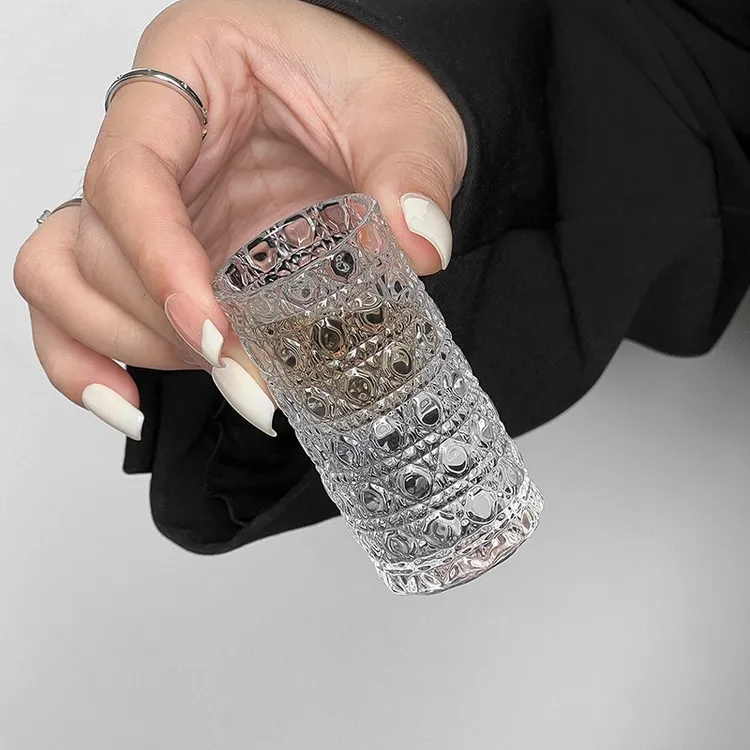 大圣轻奢小酒杯浮雕加厚玻璃白酒杯酒盅小号家用一口杯烈酒宝石纹