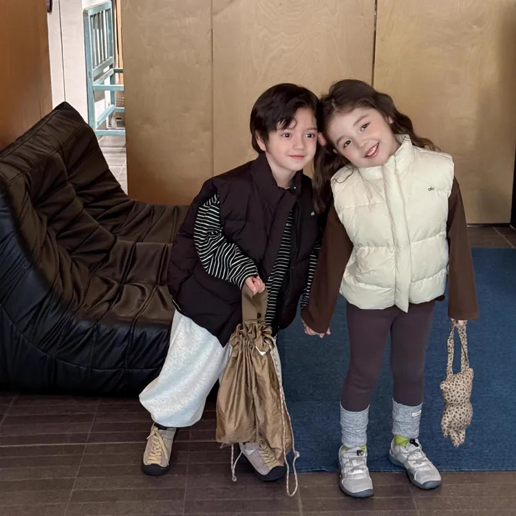 yr0005 2025新冬装男童马夹女宝宝90白鸭绒背心杜邦三防