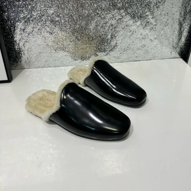 【柠檬精选】格调亮面穆勒毛拖鞋舒适保暖居家休闲防滑耐磨女鞋