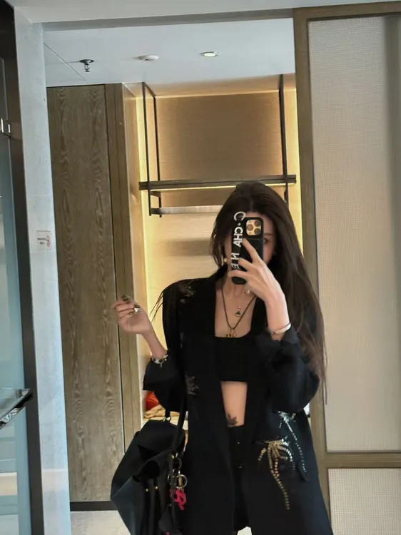 （黑金巴黎）年度定制新款刺绣西装女明星私服！