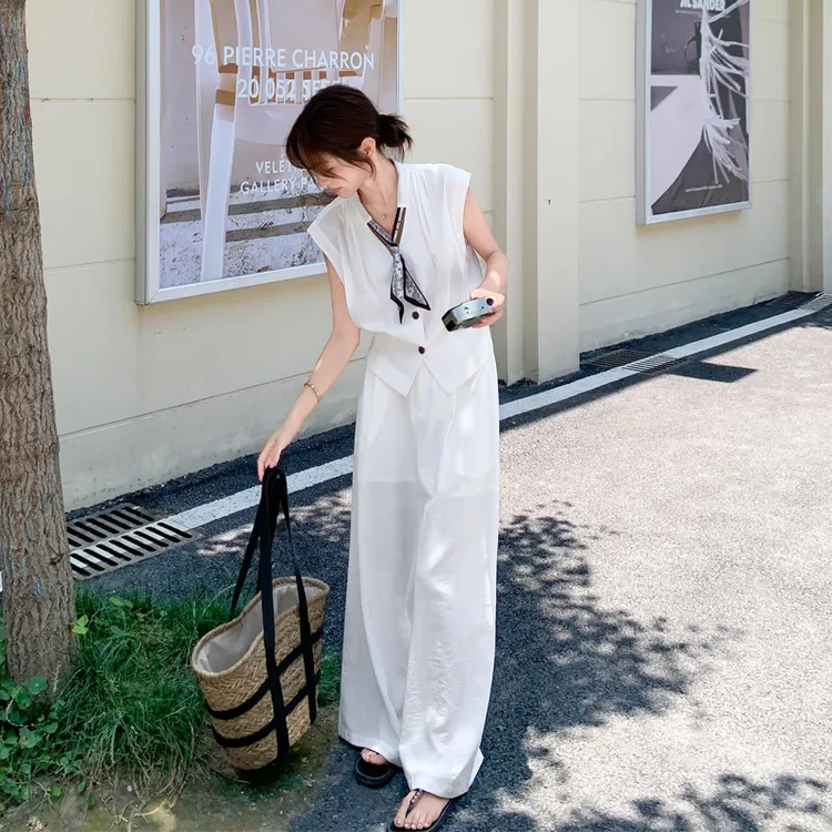 简约通勤风丝巾衬衫阔腿裤2025夏季新款韩系穿搭老钱风松弛感套装
