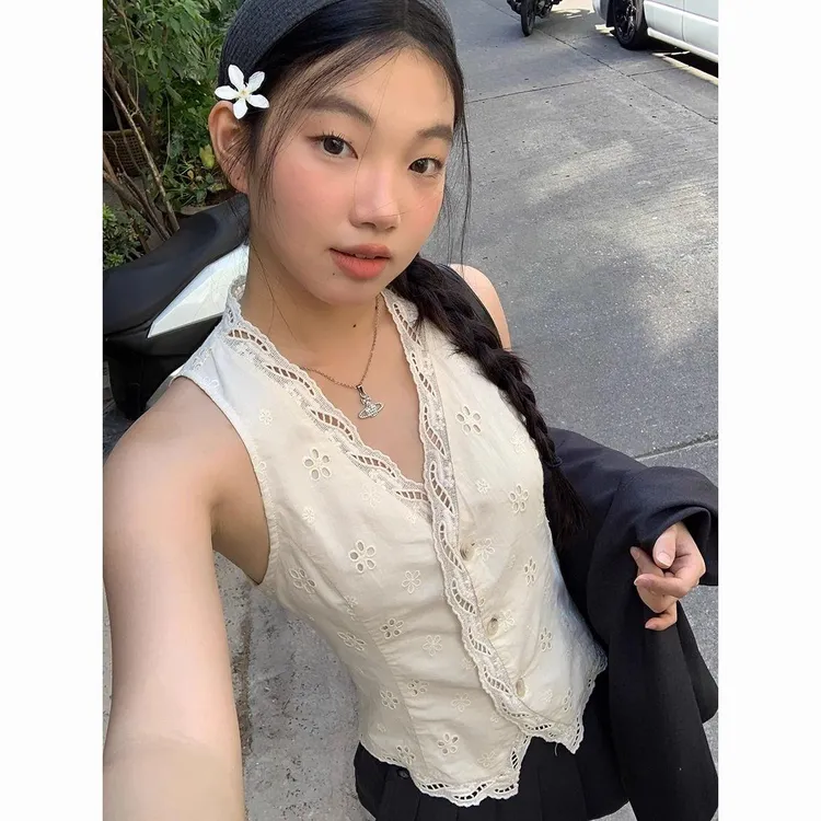 哥弟阿玛施正品外穿背心白色女白色v领法式小众设计感辣妹气质修