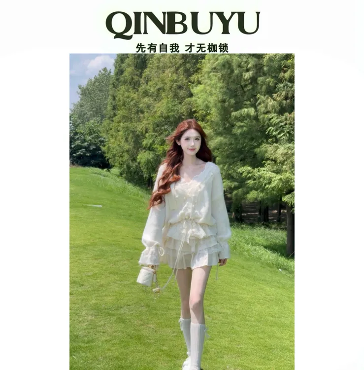 镂空钩花毛球V领宽松抽绳下摆针织毛衣秋季新款外穿时尚开衫上衣