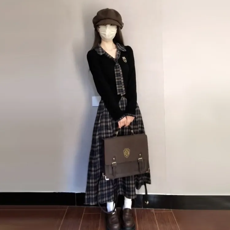 韩系学院风黑色长袖格纹连衣裙子女2025早秋穿搭装长裙7544