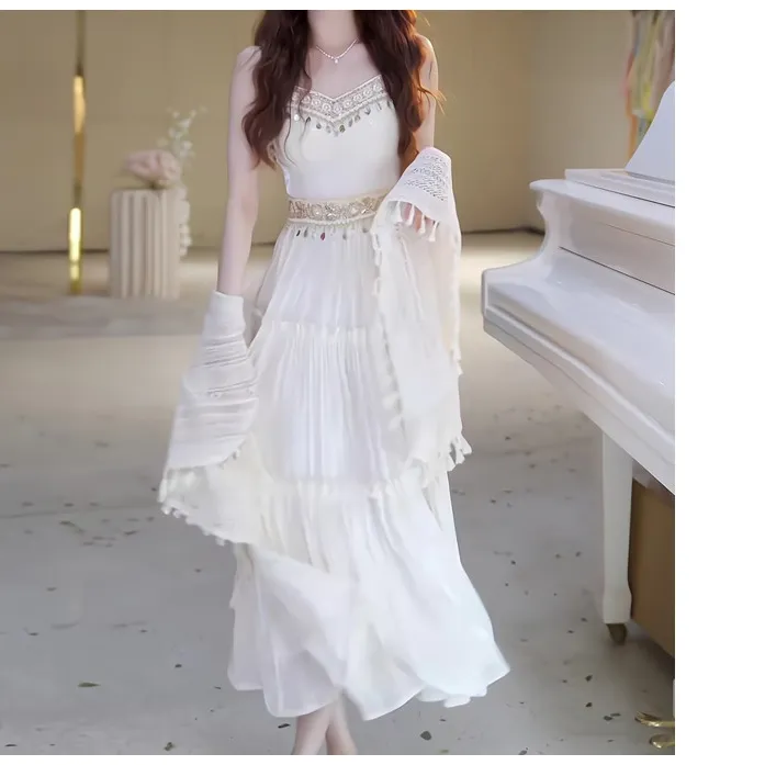 2025新款轻奢款西域律动重工刺绣拼接吊带连衣裙度假裙加披肩套装