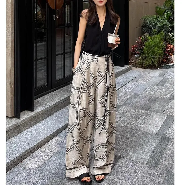 2025开春韩系气质高级松弛感穿搭洋气挂脖上衣印花阔腿裤一整套装