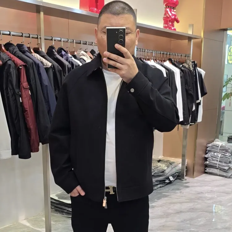 小巴秋款反绒外套