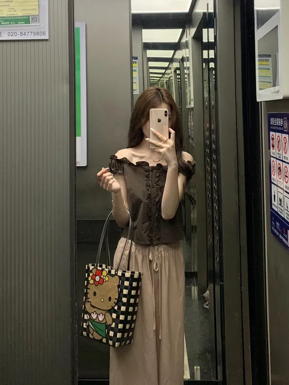 2025夏季新款韩系甜辣一字肩木耳边衬衫上衣女搭配休闲裤两件套潮