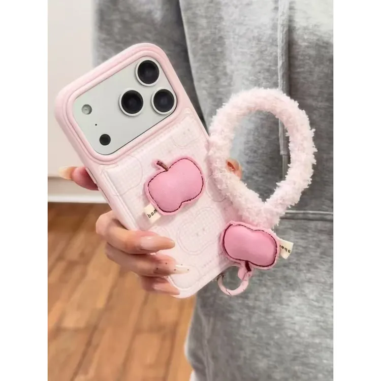 可爱格纹立体苹果毛绒挂绳适用于iphone17Promax手机壳16软胶1514