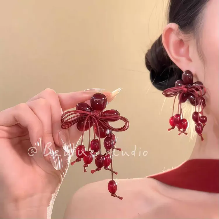 铜合金耳饰 红色蝴蝶结耳环女长款精致流苏耳钉国风新年红耳饰