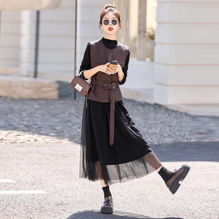 时尚气质网纱拼接套装裙女2025秋季新款无袖皮衣马甲连衣裙两件套