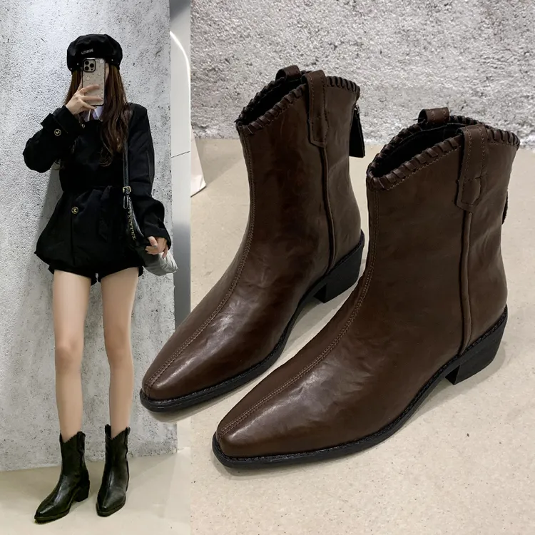 粗跟短靴女2025秋冬新款V口复古软皮棕色马丁靴西部牛仔靴骑士靴