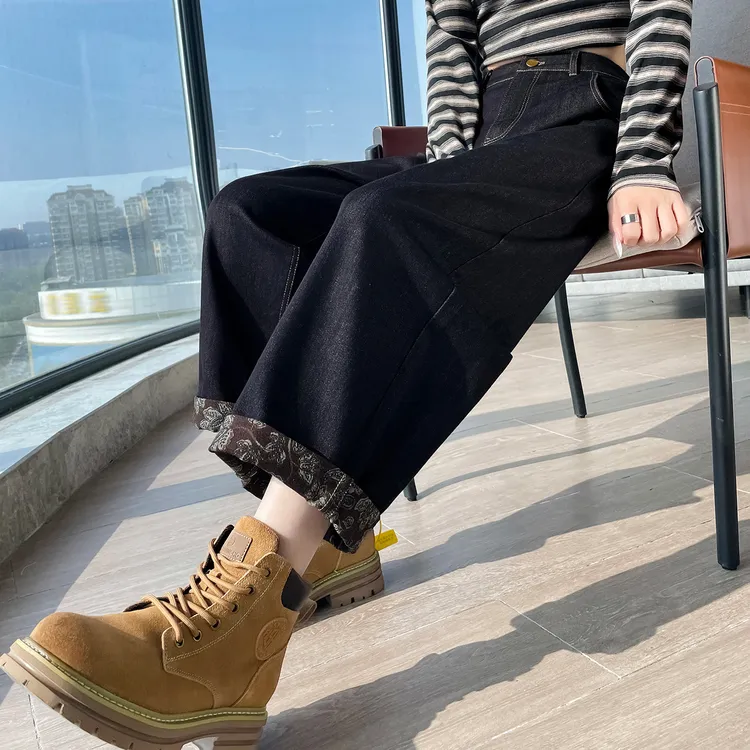 卷边牛仔裤女秋冬加绒新款后松紧腰哈伦裤花纹加厚百搭显瘦老爹裤