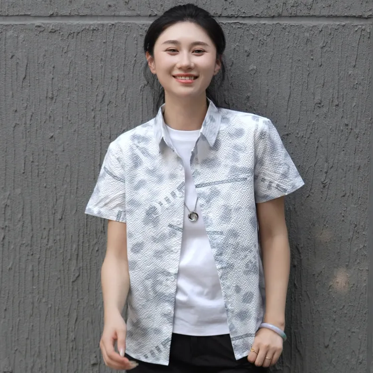 2025夏季男士新款冰丝短袖衬衫休闲薄款时尚衬衣男装潮流半袖衬衫