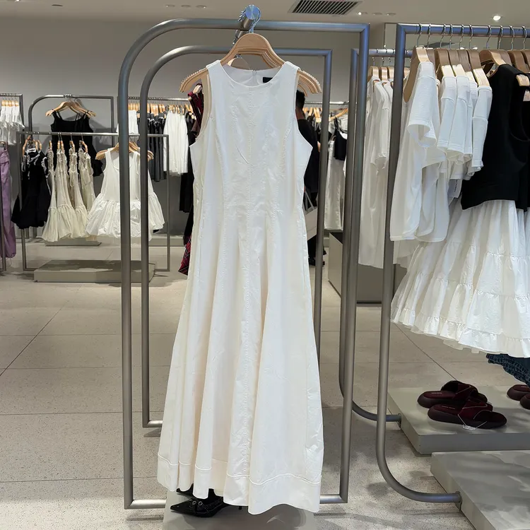 冷淡系独特别致法式白色无袖连衣裙夏季2025新款巨好看长裙3923