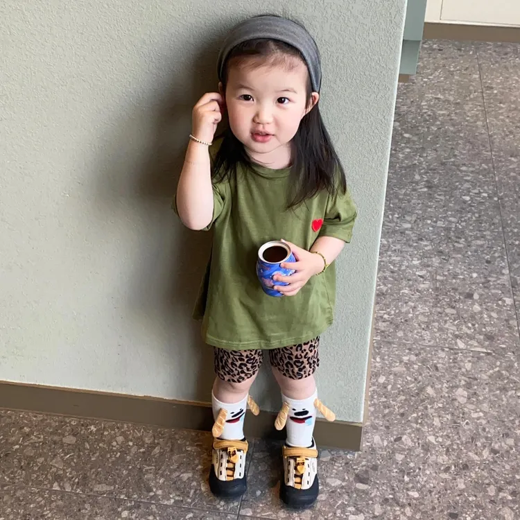 小惜亦夏季韩版童装女童军绿色爱心短袖豹纹骑行裤萌娃穿搭套装