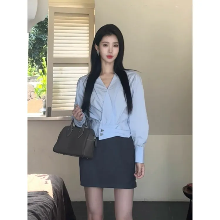 MARIE.COCO轻职风设计感V领收腰衬衫女夏季通勤简约半身短裙套装