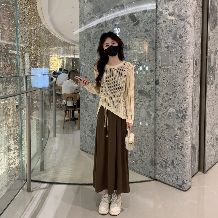 2025设计师女款新款慵懒风不规则镂空针织衫+气质显瘦吊带裙套装