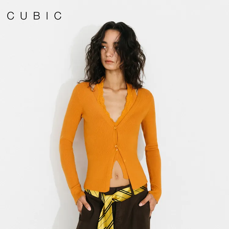 CUBIC 复古蕾丝拼接假两件V领修身基础百搭毛织开衫