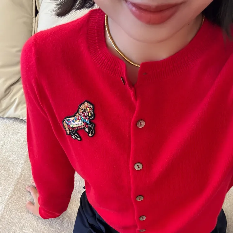 新年小马｜女士小马刺绣羊绒开衫