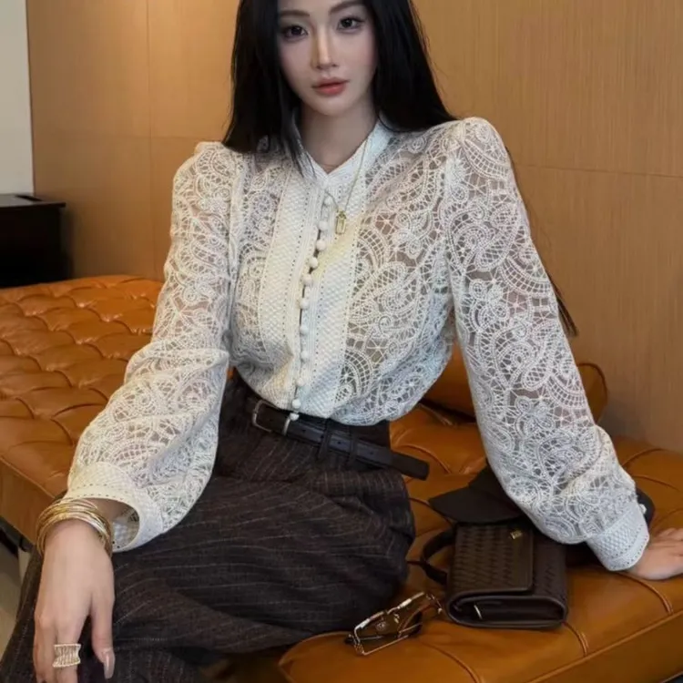法式复古蕾丝镂空长袖衬衫女秋季2025新款高级感气质减龄女士衬