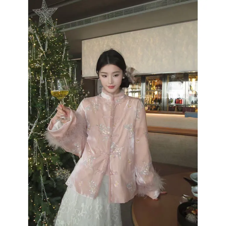 ICELOLLY【画中人】新中式丝绒绣花女小个子独特漂亮冬装厚外套