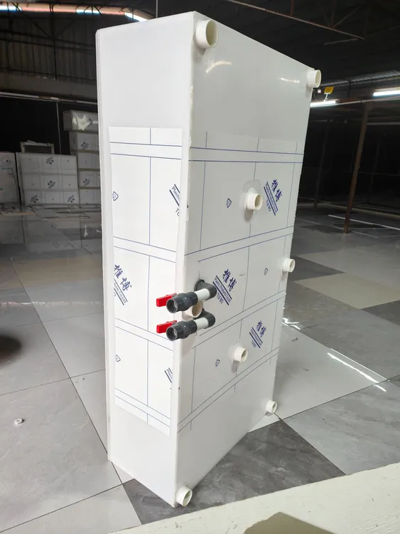 分格双排水新轻体PP胶板材龟箱鱼箱