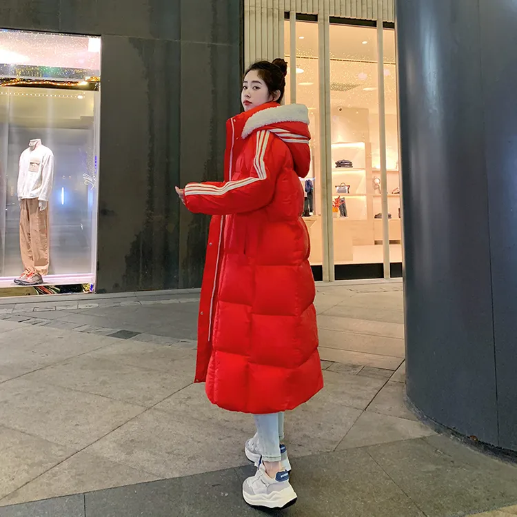 红色超厚羽绒服女长款过膝连帽2025冬装新款休闲拼接保暖防寒外套
