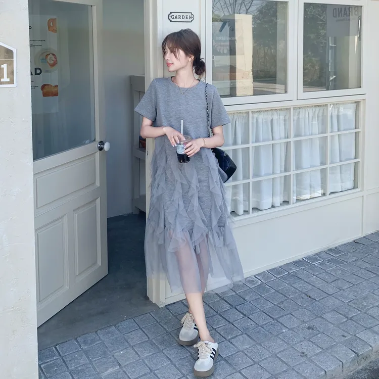 灰色设计感网纱拼接连衣裙女2025年夏季新款法式慵懒风休闲T恤裙