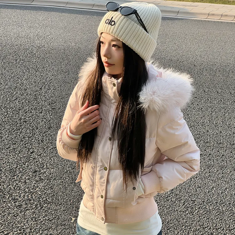 爱神贝拉高级感棉服女短款2025年新款韩系毛茸茸修身显瘦棉衣外套