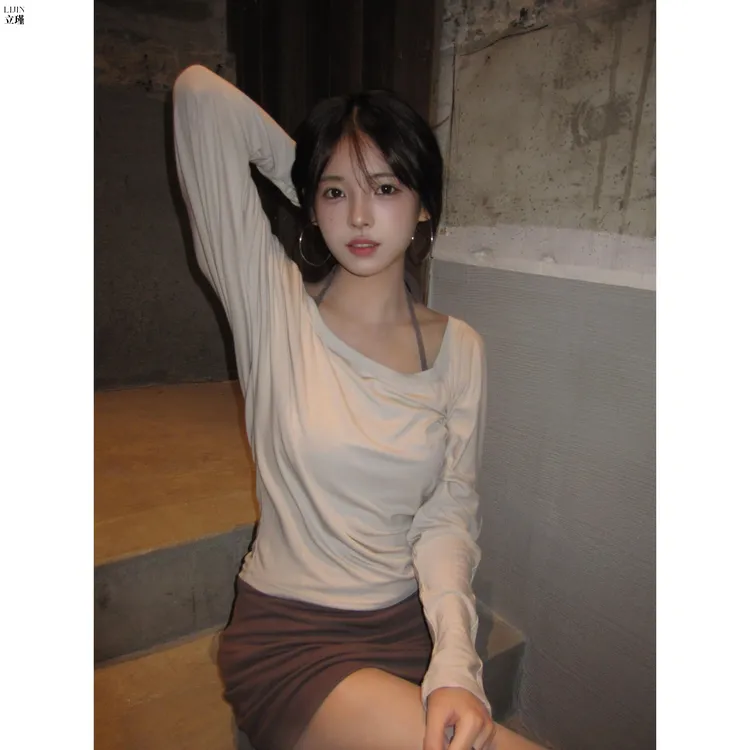 韩系薄款松弛感u领长袖t恤女早秋季设计感小众叠穿吊带上衣两件套