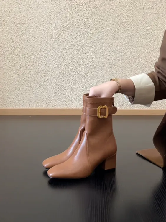 Pokoy-6cm复古港风粗跟后拉链气质短靴皮带金属扣方头通勤瘦瘦靴