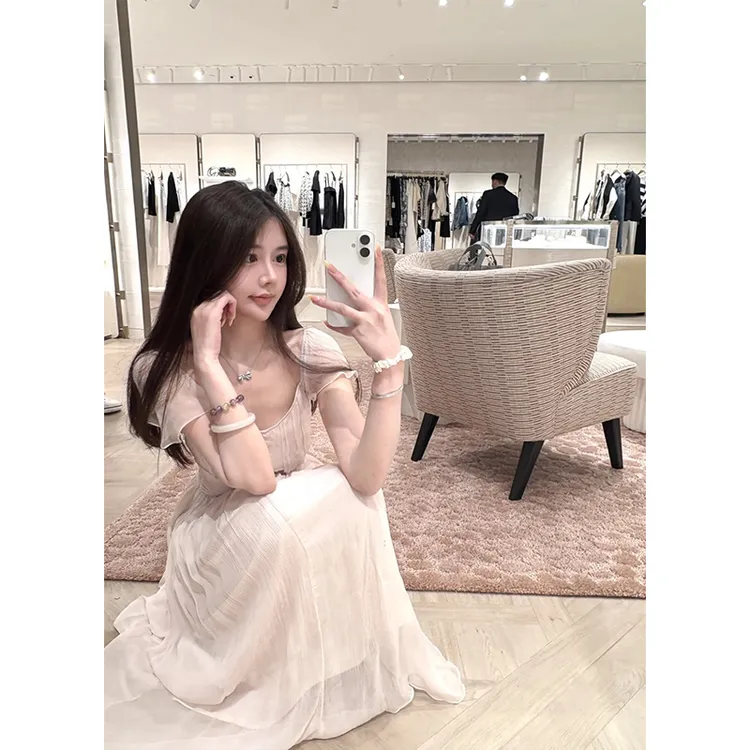 法式温柔风短袖连衣裙女高级感2025夏季新款小众气质收腰显瘦长裙
