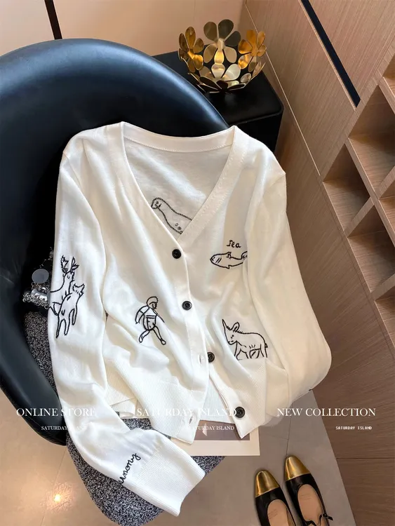 白色设计感卡通刺绣V领针织开衫女2025秋季新款洋气百搭显瘦外套