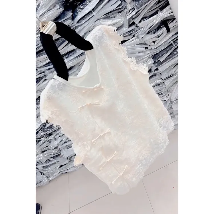 今年夏天爆款流行穿搭ins风女2025新款韩版气质百搭蕾丝贴花上衣