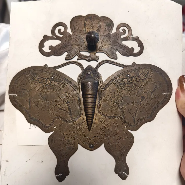 老物件铜蝴蝶攀，尺寸19×13cm，满工錾刻花纹