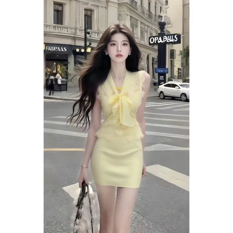 秋冬新款温柔风黄色蕾丝V领无袖修身上衣+黄色包臀百搭半身裙套装