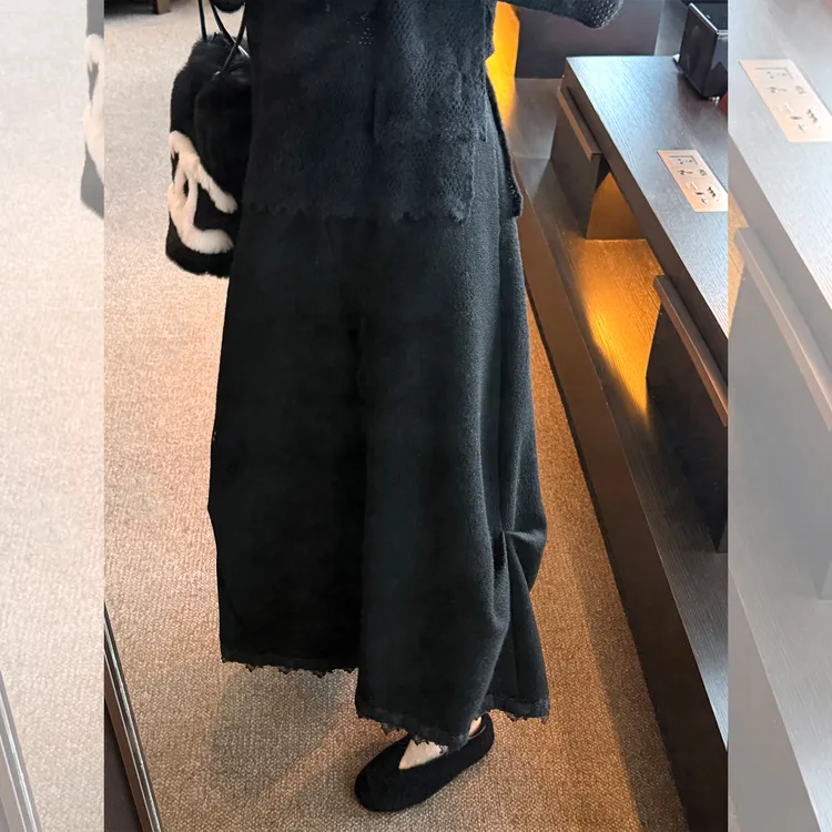 张涩涩“慵懒午逅”梨形bi眼入 黑色遮胯蕾丝捏褶9分阔腿裤