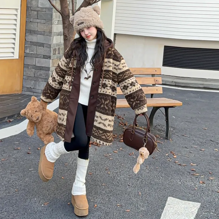 女童外套夹棉秋冬2025新款大童初中生加厚保暖冬装中长款毛毛衣潮