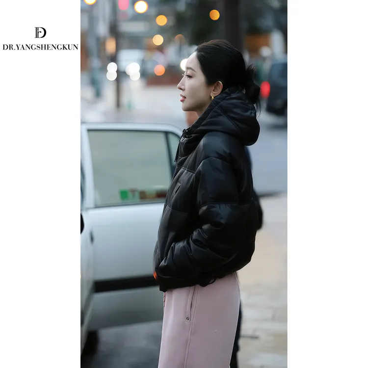 杨圣坤2025新品风雪'绵羊皮连帽保暖休闲95白鹅绒外套EY2511930