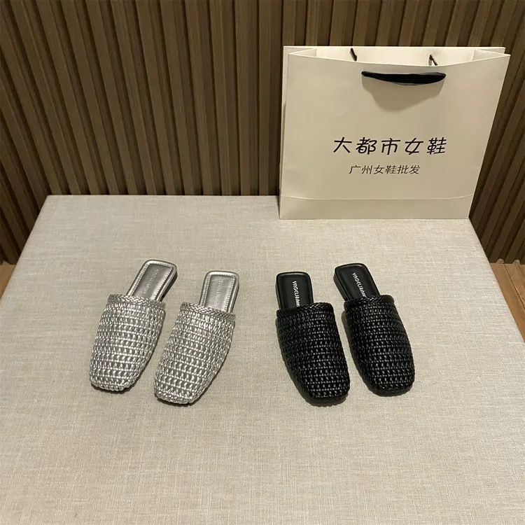2025年春夏季网红新款镂空编织凉鞋女平底方头半拖鞋一脚蹬穆勒鞋
